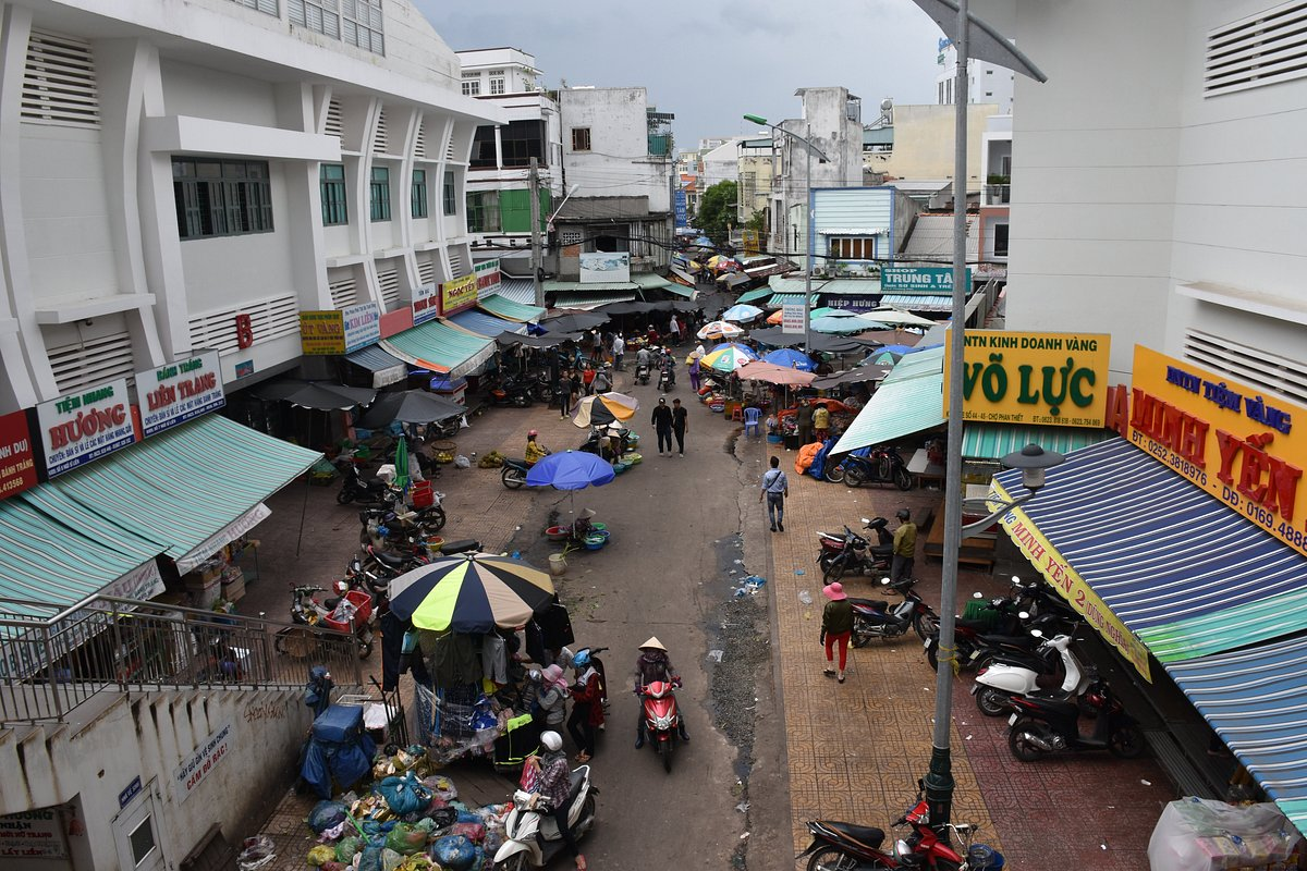 Chợ Phan Thiết - địa điểm hút khách số 1 tại Phan Thiết